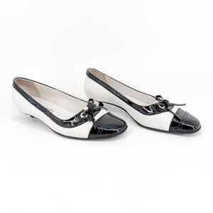 Chanel Vintage Black White Cap Toe Kitten Pumps Size 38 US 7–7.5 Two Tone Ballet